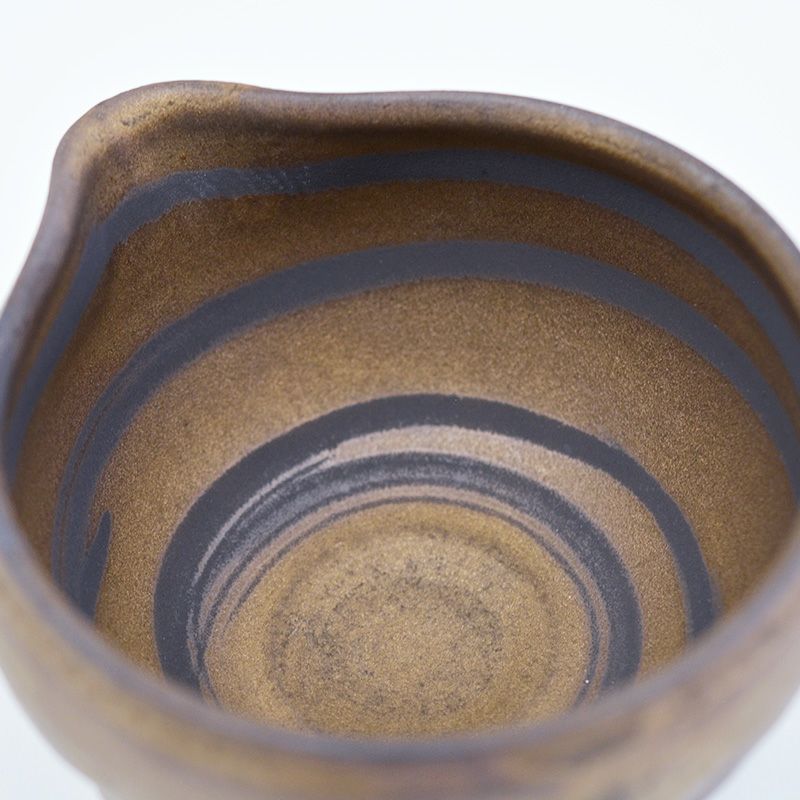 力強い刷毛目の渦巻き模様