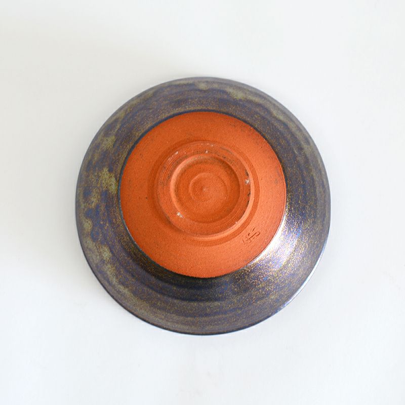 高台は素焼きになっています