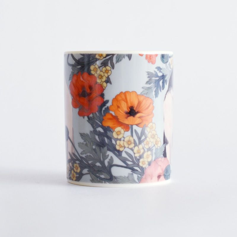 ポピーの花びらや葉の豊かな質感が美しく表現されています