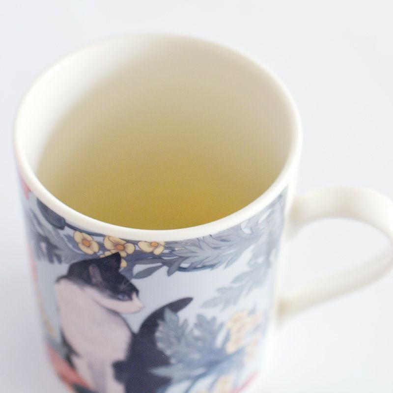 しっかりと指が入る大きめの持ち手が特徴です