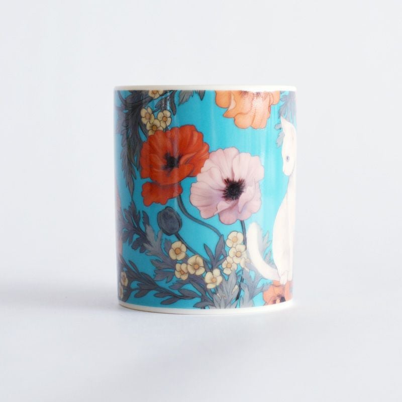 ポピーの花びらや葉の豊かな質感が美しく表現されています