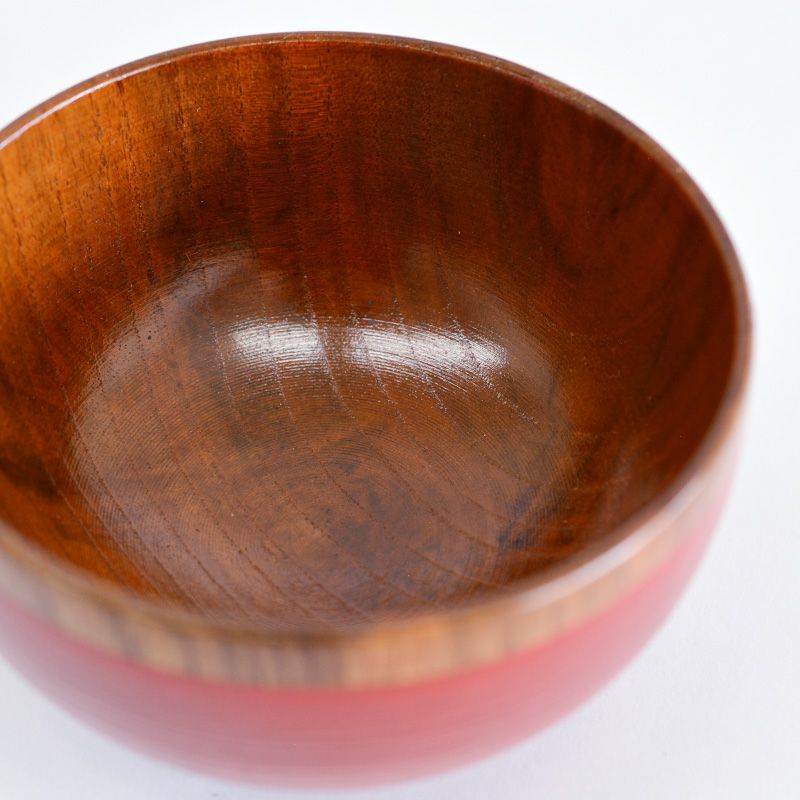 温もりのある木目を活かした内側