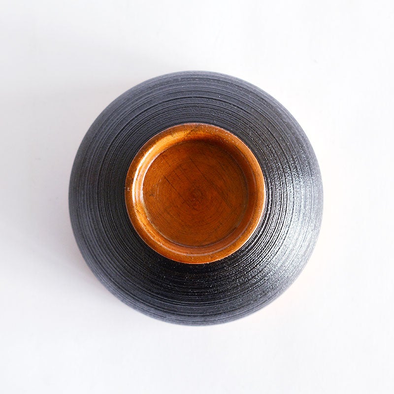 天然木の椀は熱くなりにくく冷めにくい特徴があります