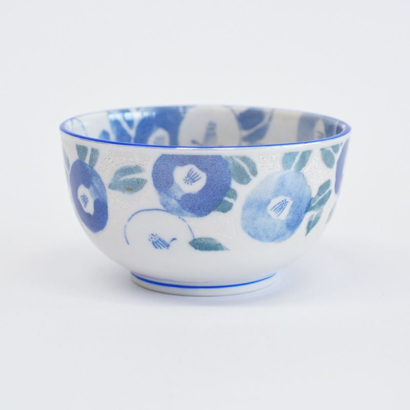 魯山人の精神を受け継いだ、大胆かつ繊細な椿の絵柄