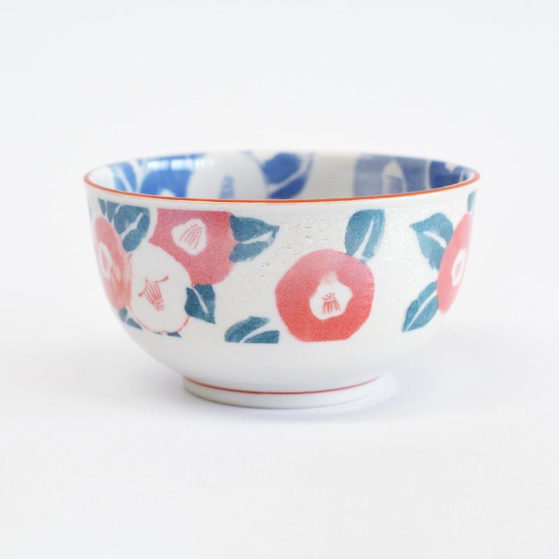 魯山人の精神を受け継いだ、大胆かつ繊細な椿の絵柄