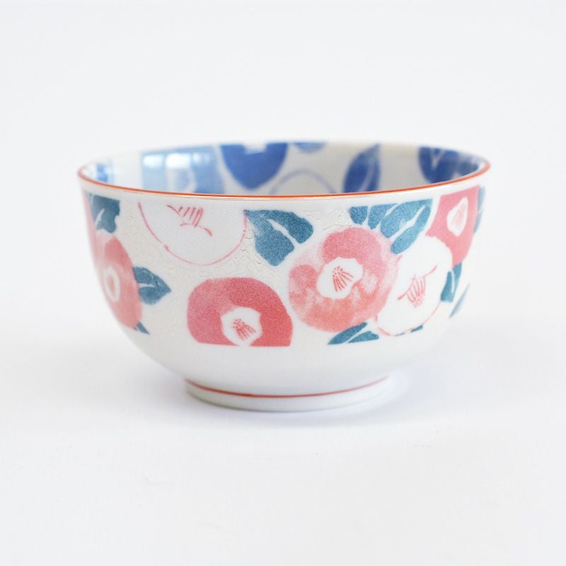 魯山人の精神を受け継いだ、大胆かつ繊細な椿の絵柄