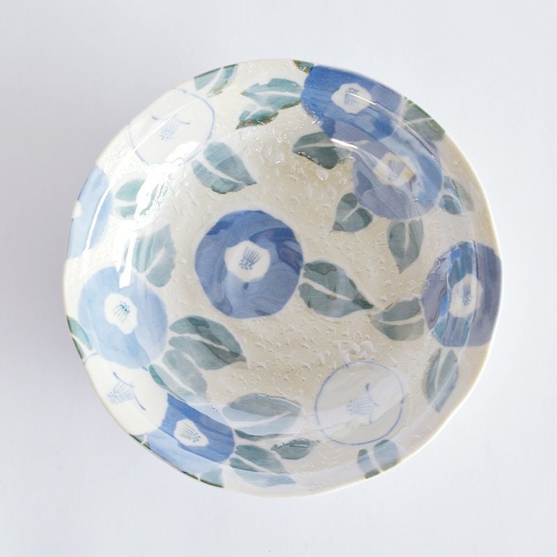 北大路魯山人の代表的な絵柄「紅白椿鉢」から着想した絵柄です