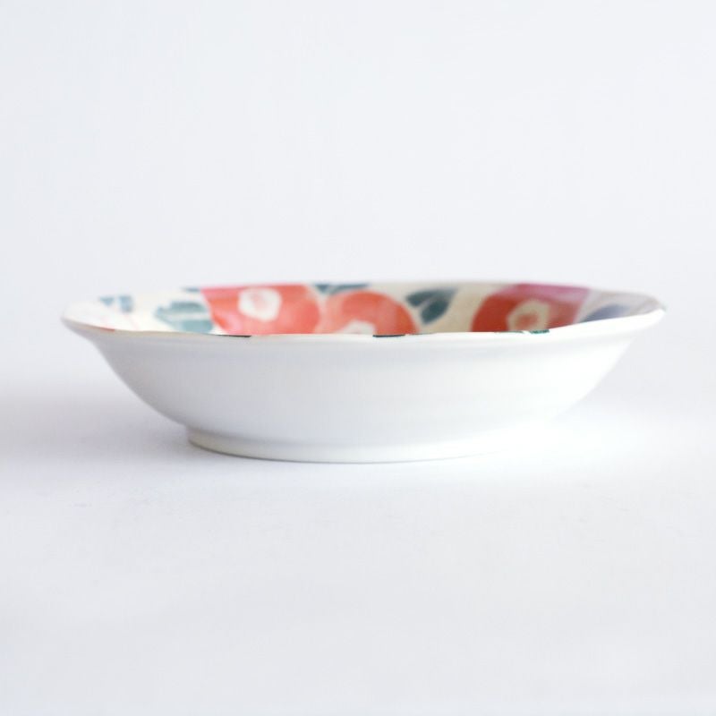 程よい深さのカレー皿です