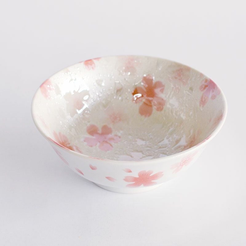 食卓を華やかに彩る、煌くラーメン鉢です