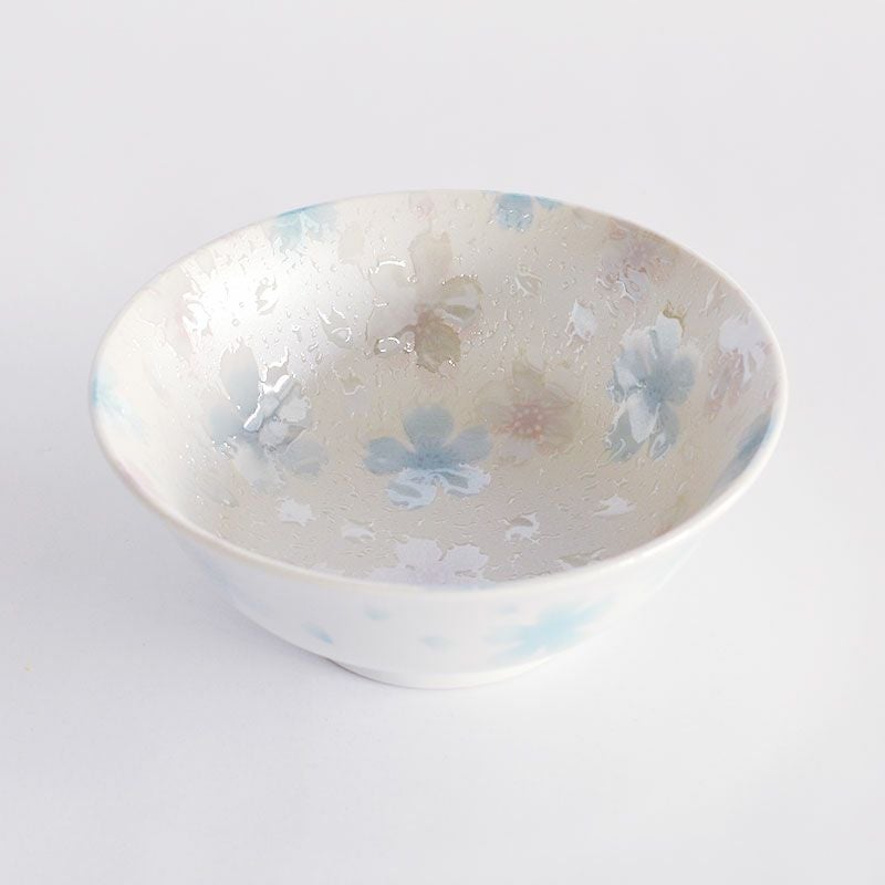 食卓を華やかに彩る、煌くラーメン鉢です