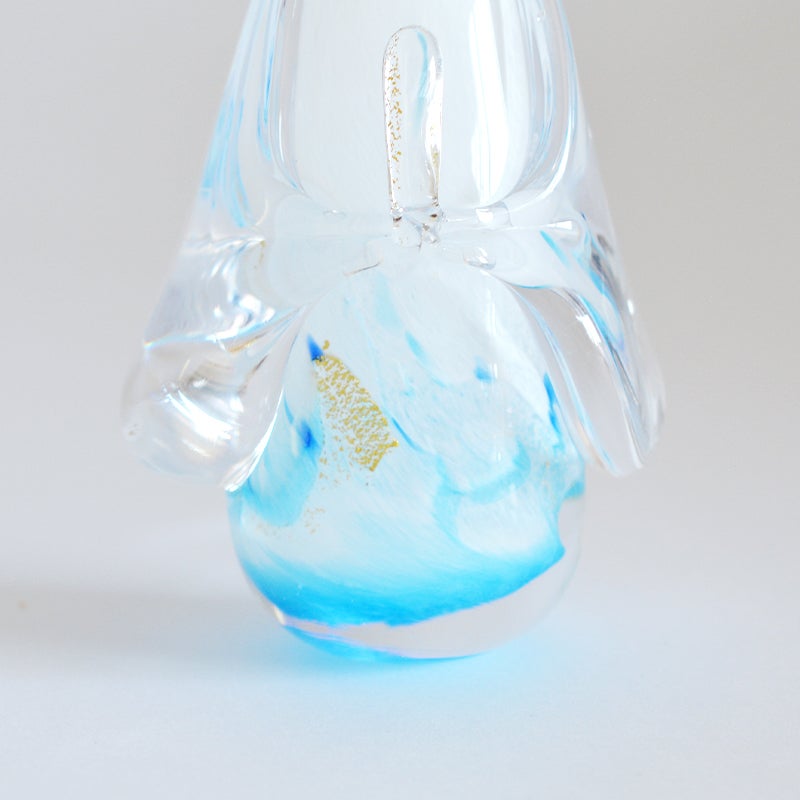 光の当たり方によって様々な表情を見せてくれます