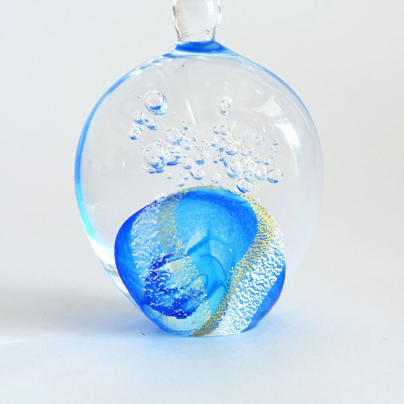 光の当たり方によって様々な表情を見せてくれます