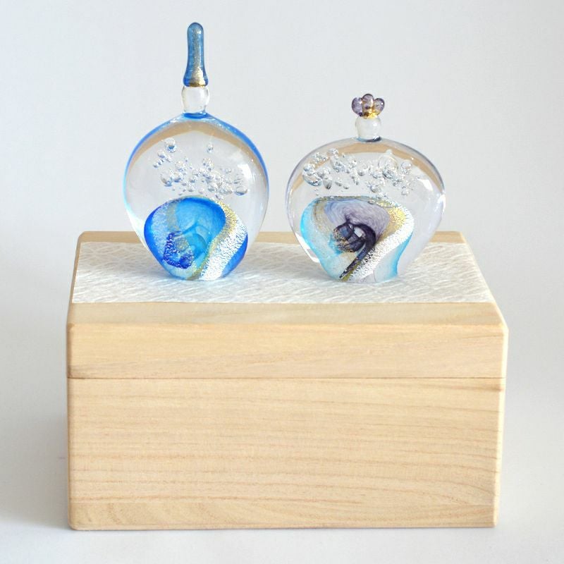 この木箱は収納箱としてだけでなく、飾り台としてもお使いいただけます