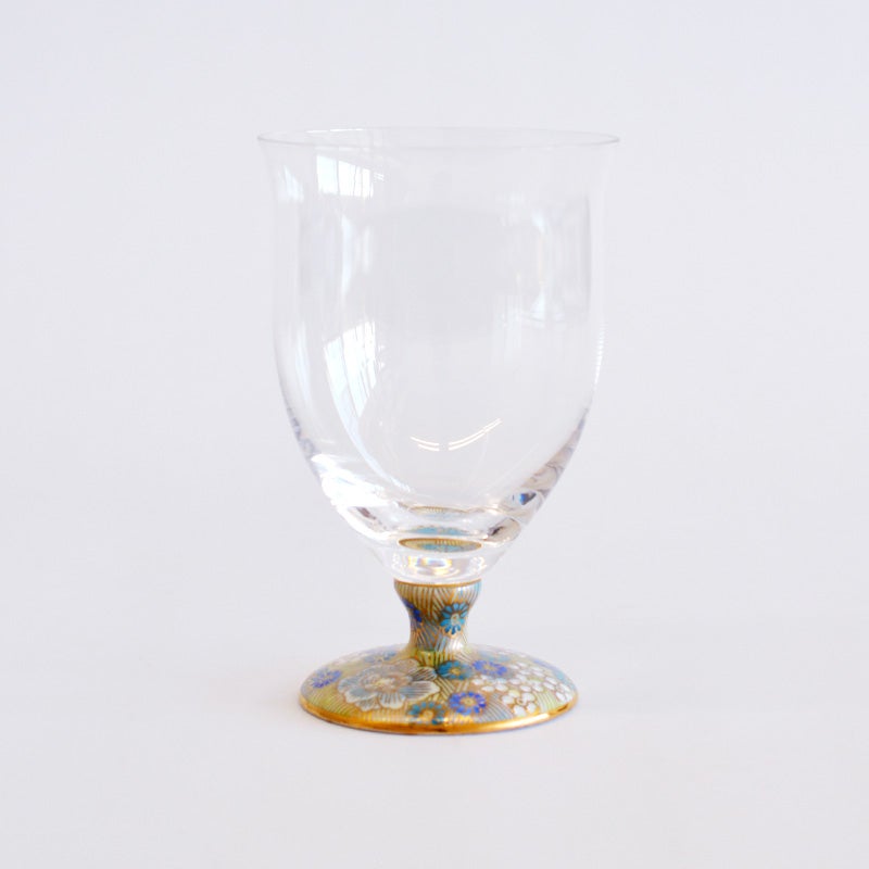九谷焼の伝統的な絵付けと手作り硝子を融合させたグラスです