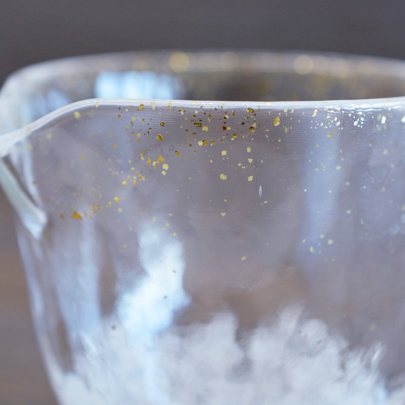 金箔があしらわれ高級感を演出しています