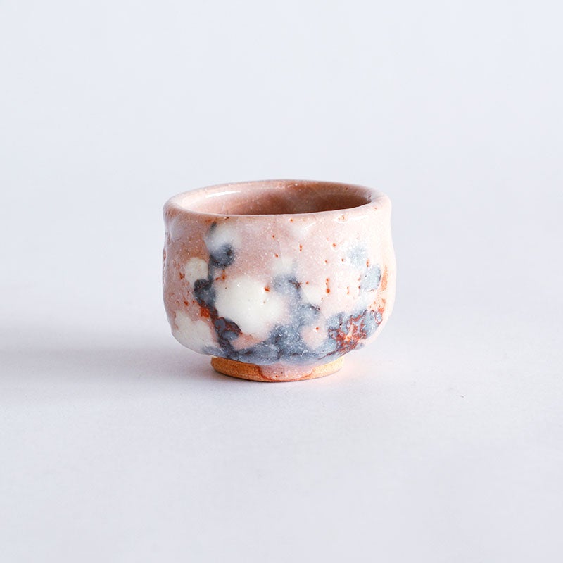 紅志野 梅紋 ぐい呑み｜和食器通販｜織部 Online Store【公式】