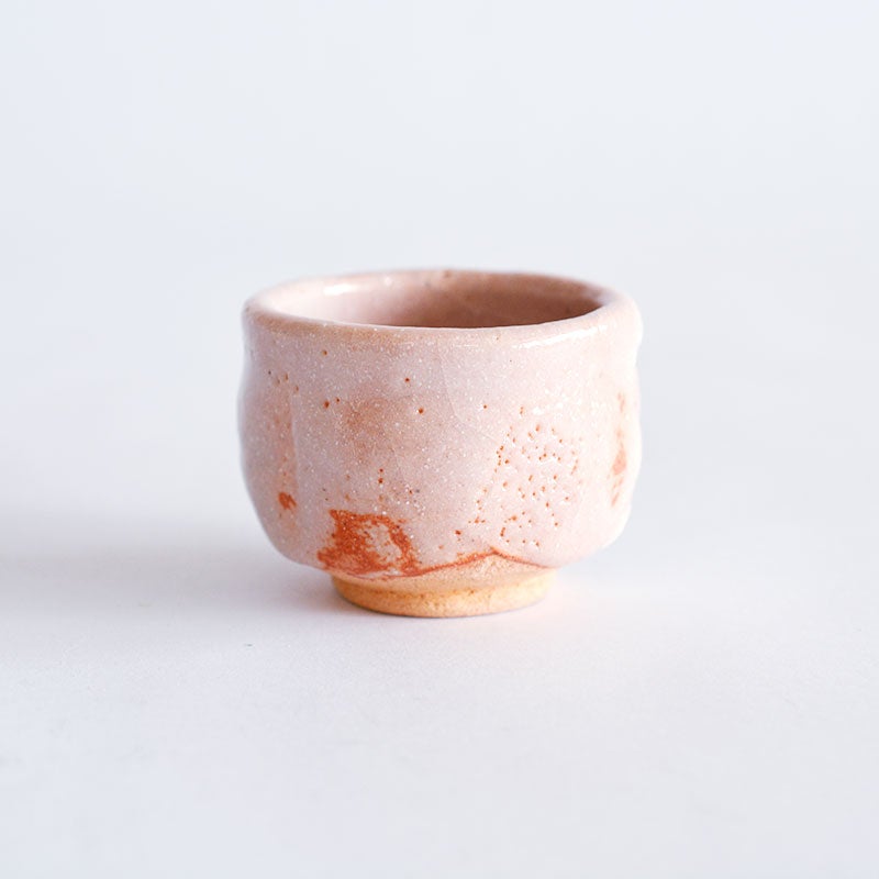 紅志野 梅紋 ぐい呑み｜和食器通販｜織部 Online Store【公式】