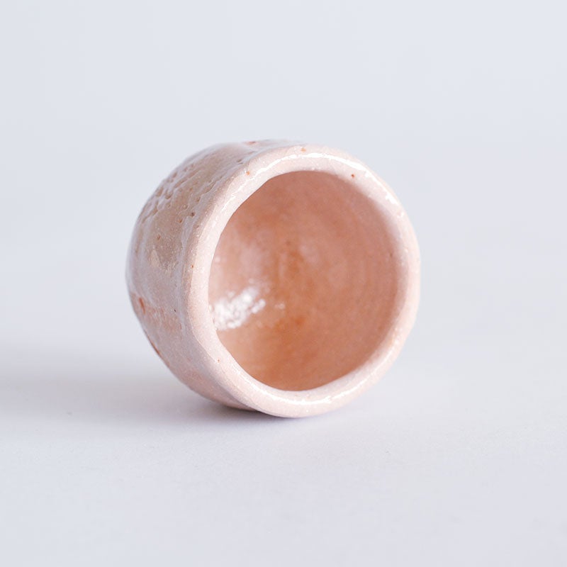 手作り特有の温かみのある形状です