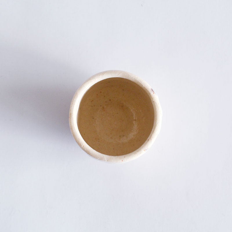 手作り特有の温かみのある形状です