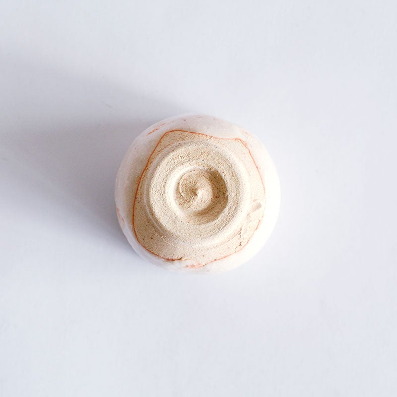 素焼を生かした高台です