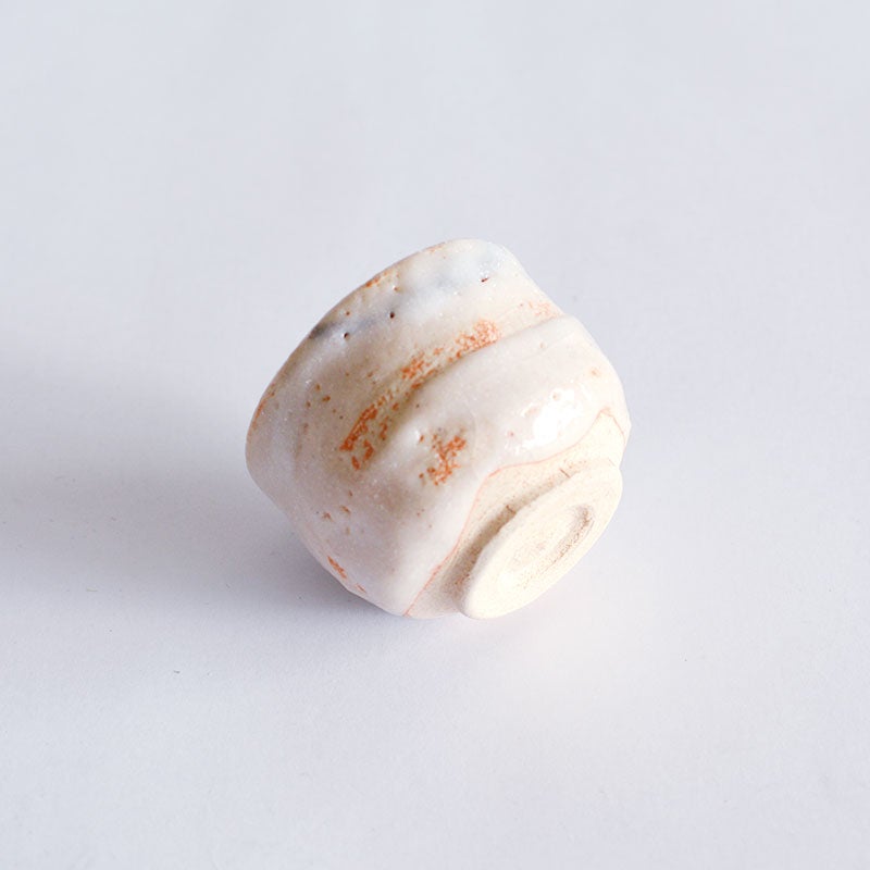 流れるような線が印象的