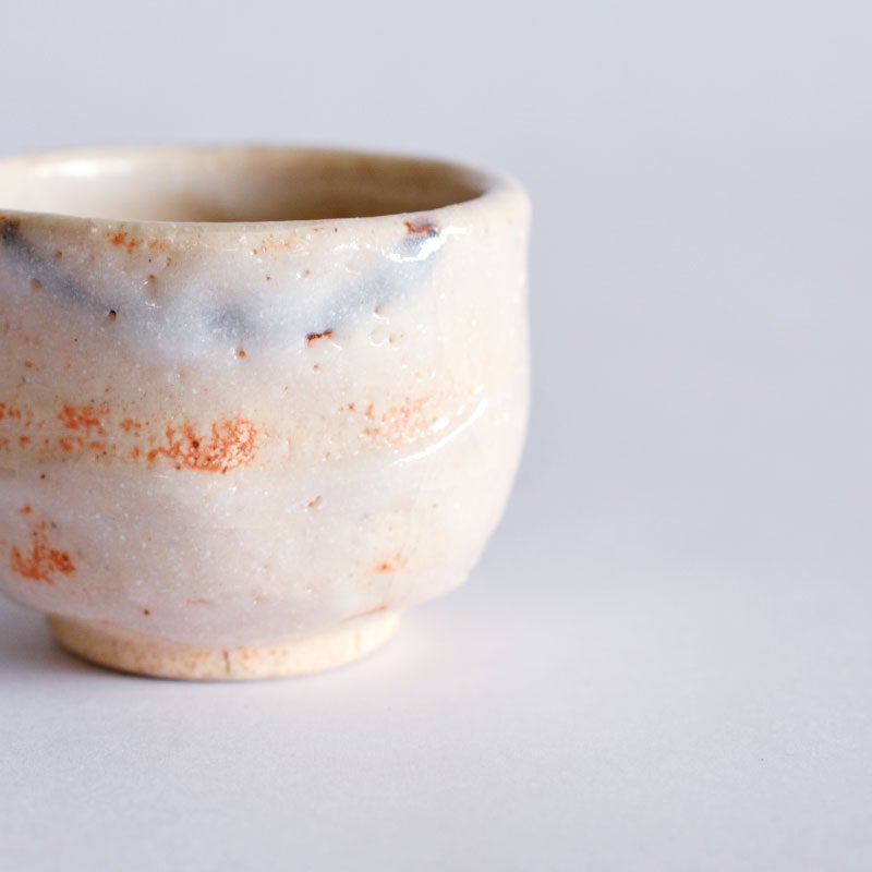 志野 流線 ぐい呑み｜和食器通販｜織部 Online Store【公式】