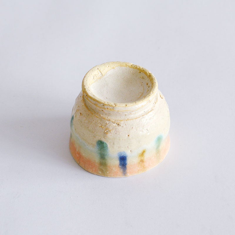 高台がしっかりしており、安定感があり、どっしりとした佇まいをしています