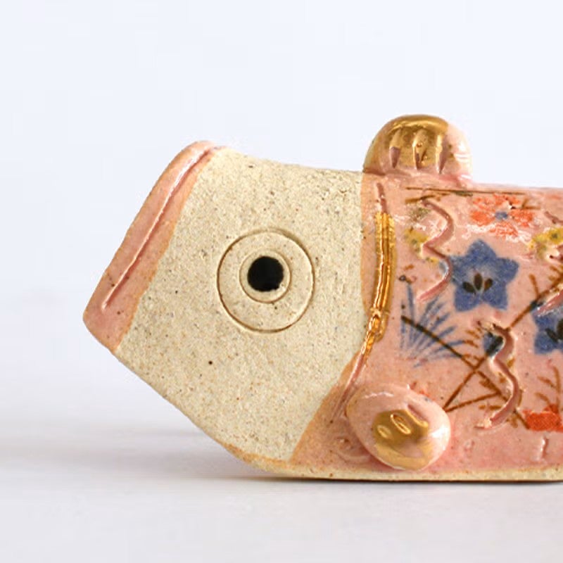 小さな鯉のぼりは柄ゆきが一つづつ異なります