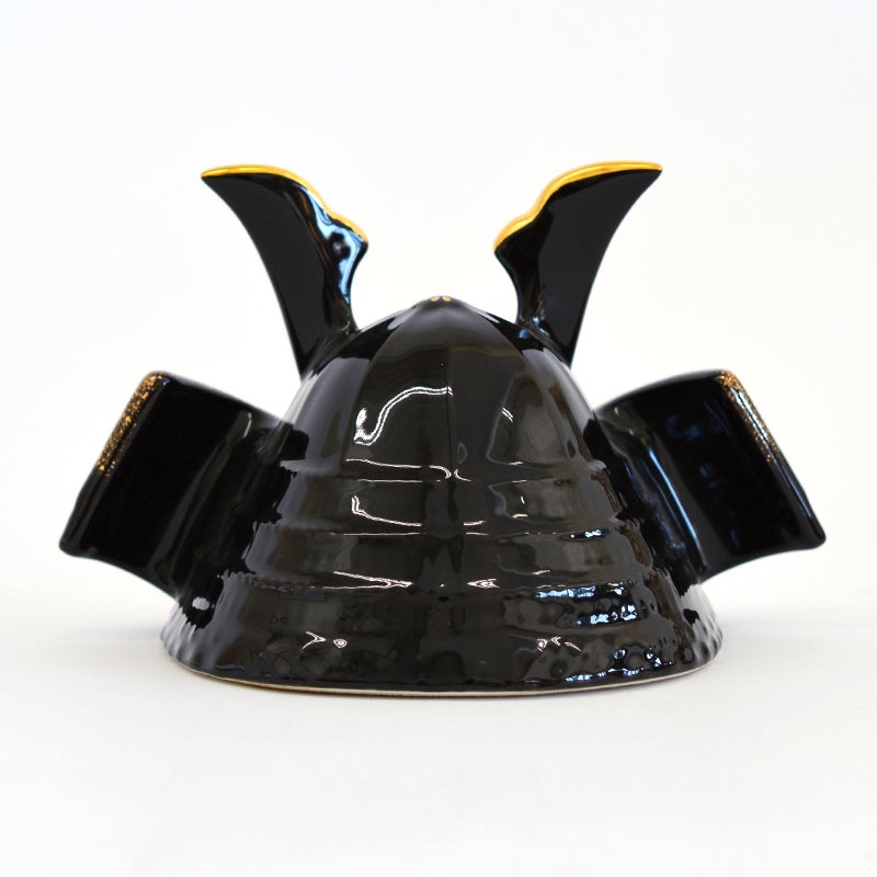 うしろは真っ黒です