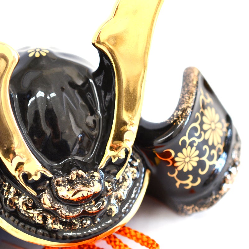 精鋭部隊の象徴として黒い兜は古来より