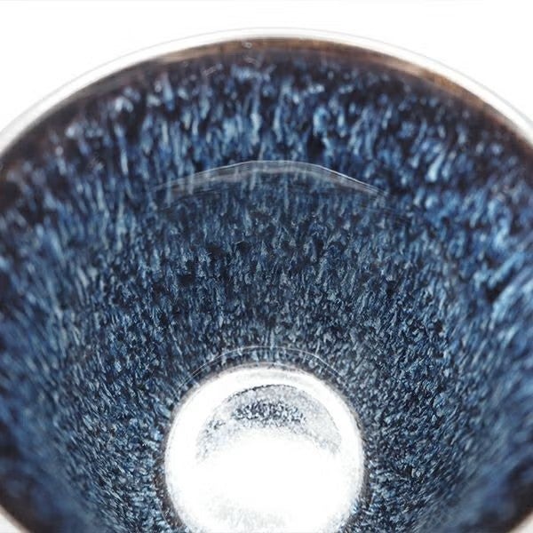 こちらはネイビーの内側です。綺麗な窯変がみられます