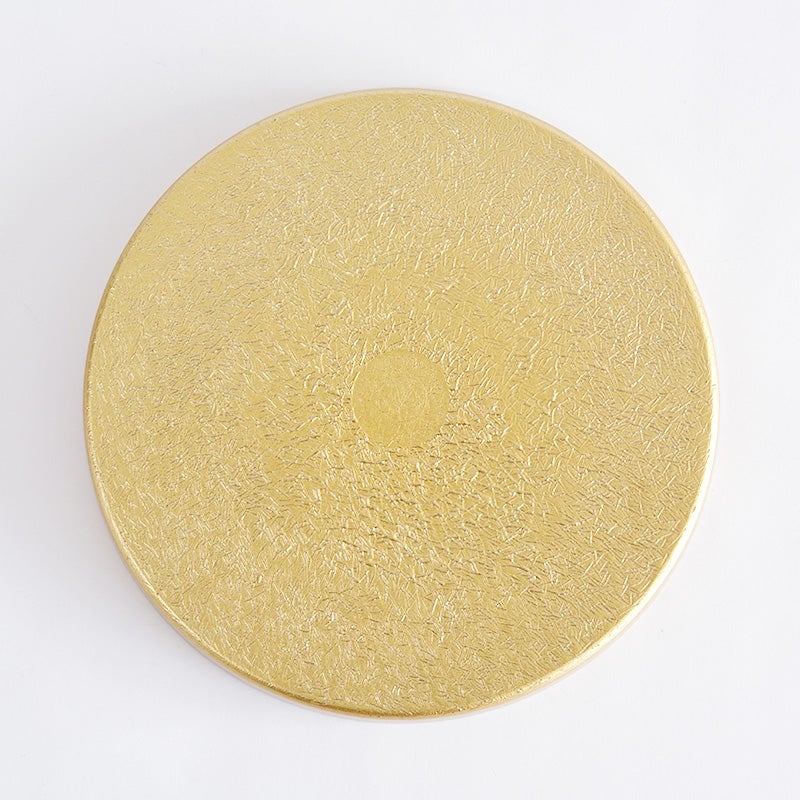 安定感のある裏面です