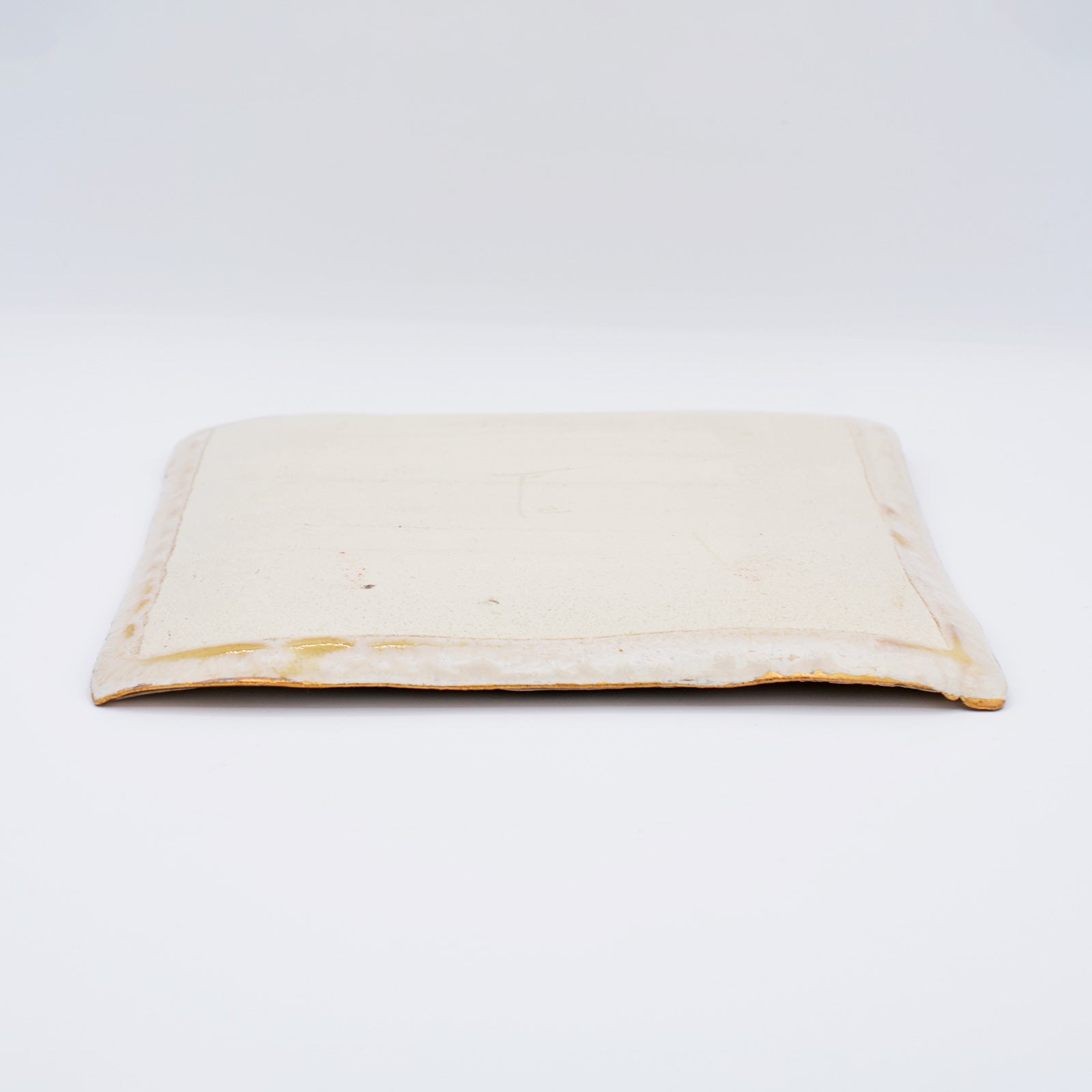 白釉金彩角皿｜和食器通販｜織部 Online Store【公式】