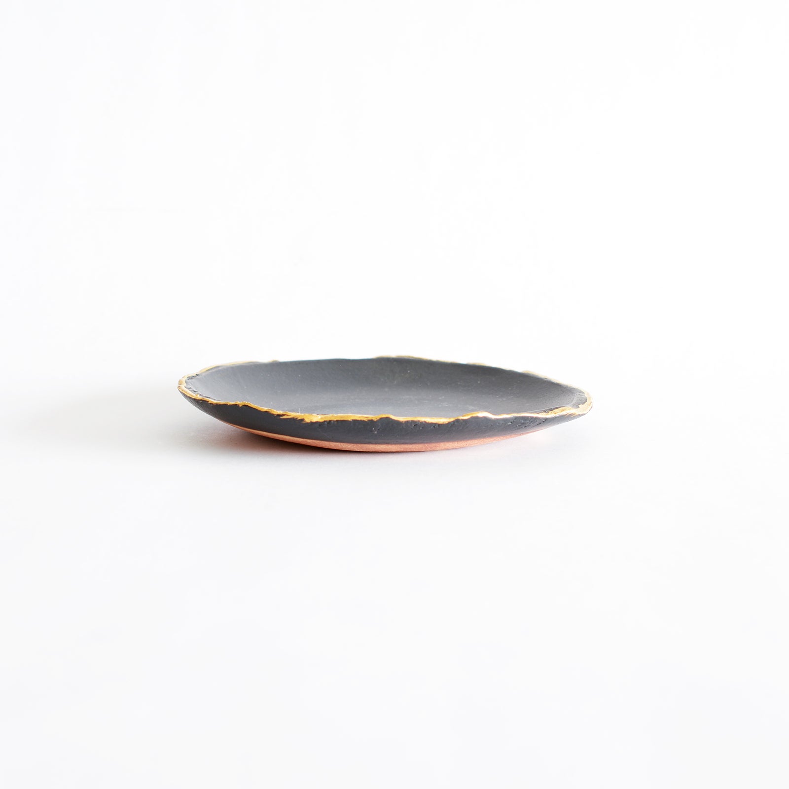 黒釉金彩丸小皿｜和食器通販｜織部 Online Store【公式】