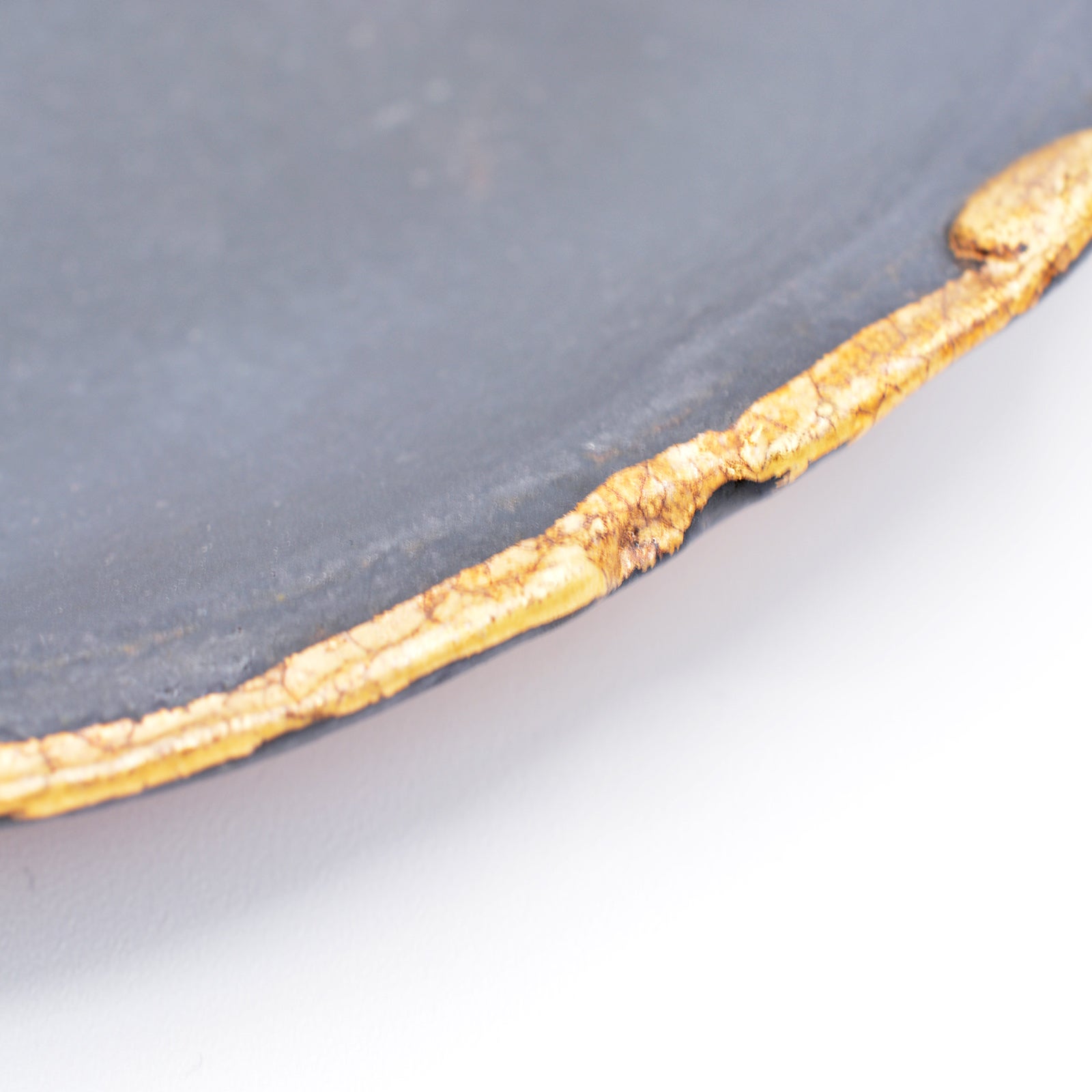 黒釉金彩丸皿(6寸)｜和食器通販｜織部 Online Store【公式】