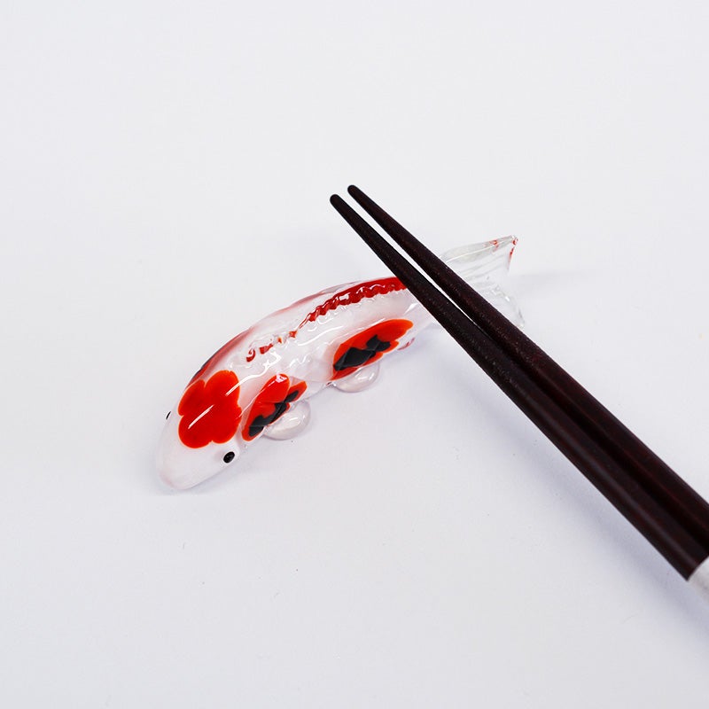 箸が転がりにくいよう設計された、実用性の高い形状