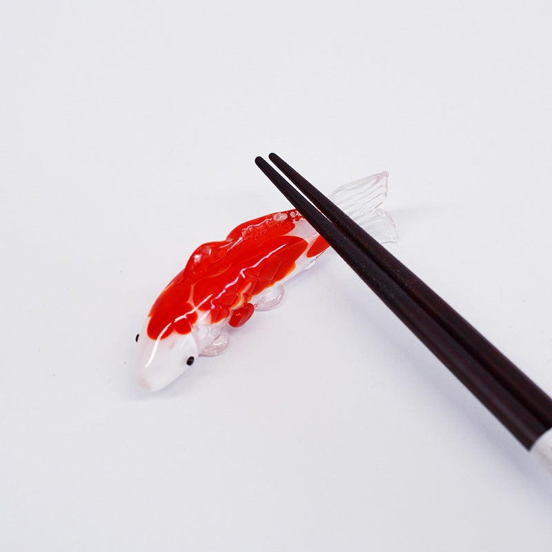 箸が転がりにくいよう設計された、実用性の高い形状