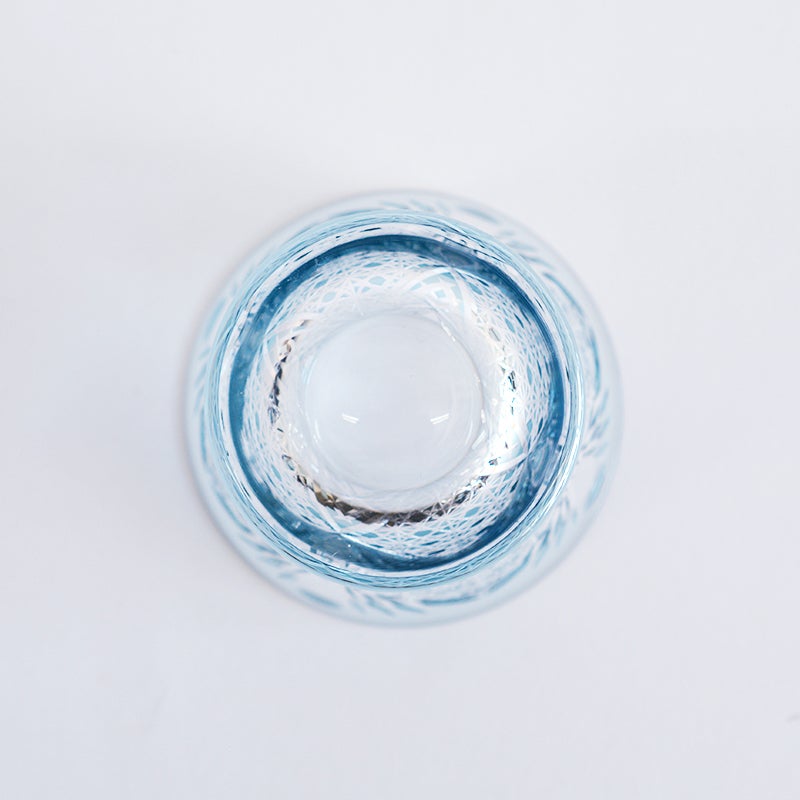 気品あふれる「ブルー」のグラデーション