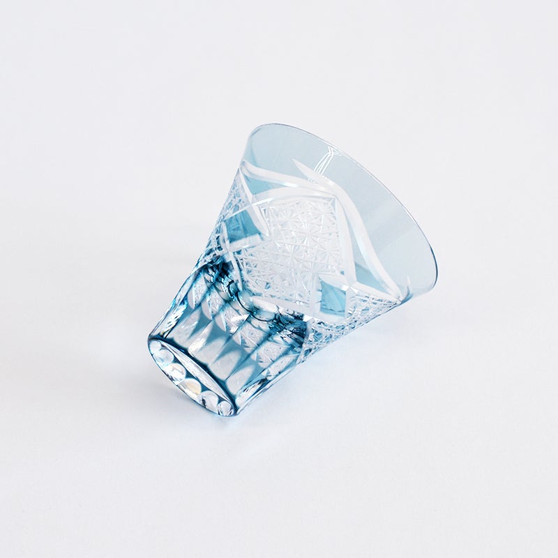 適度な重みと、手に馴染むフォルム