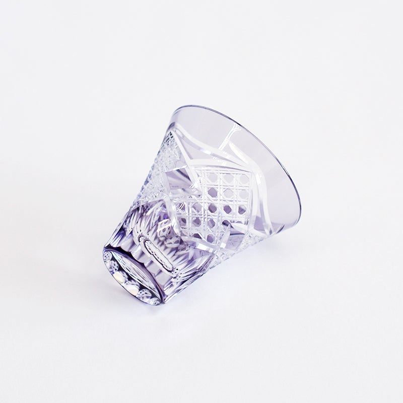 適度な重みと、手に馴染むフォルム