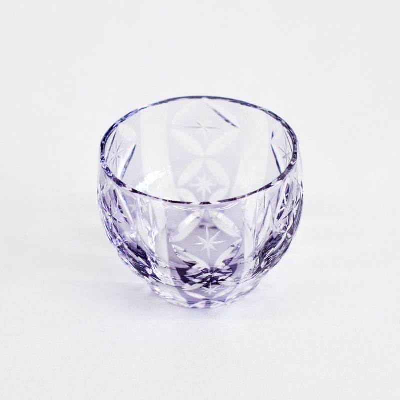 深みのある鮮やかなパープル