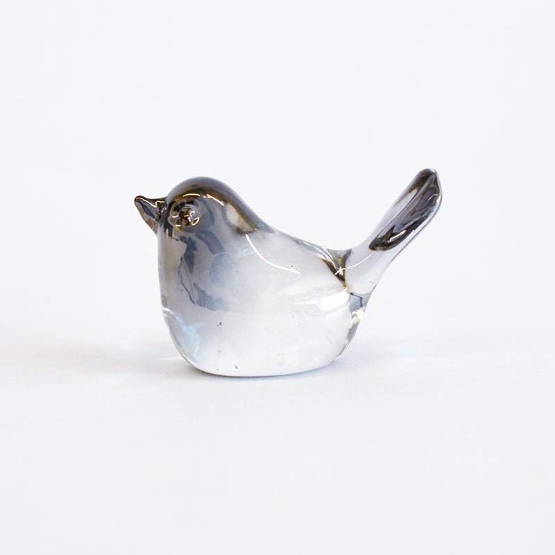  空間を引き締める洗練されたグレー