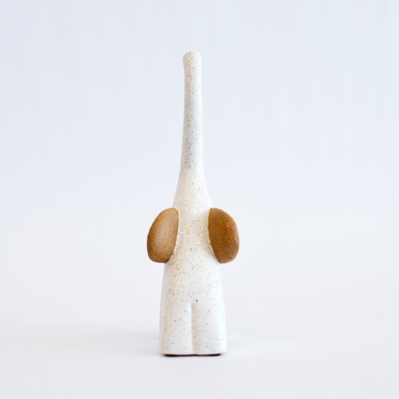 真っ白すぎない、温かみのある色合いです