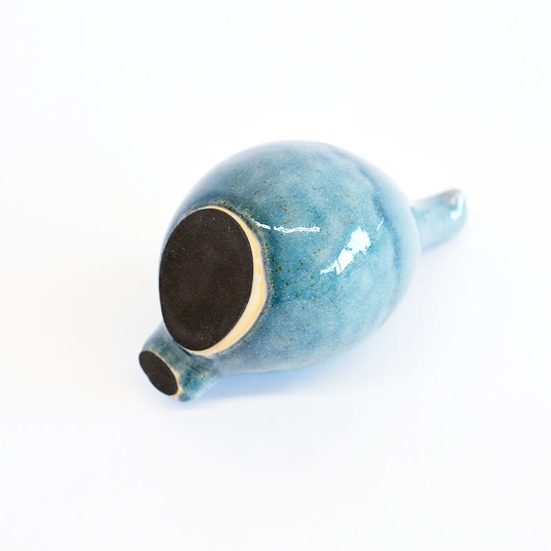 家具を傷つけないクッション付き