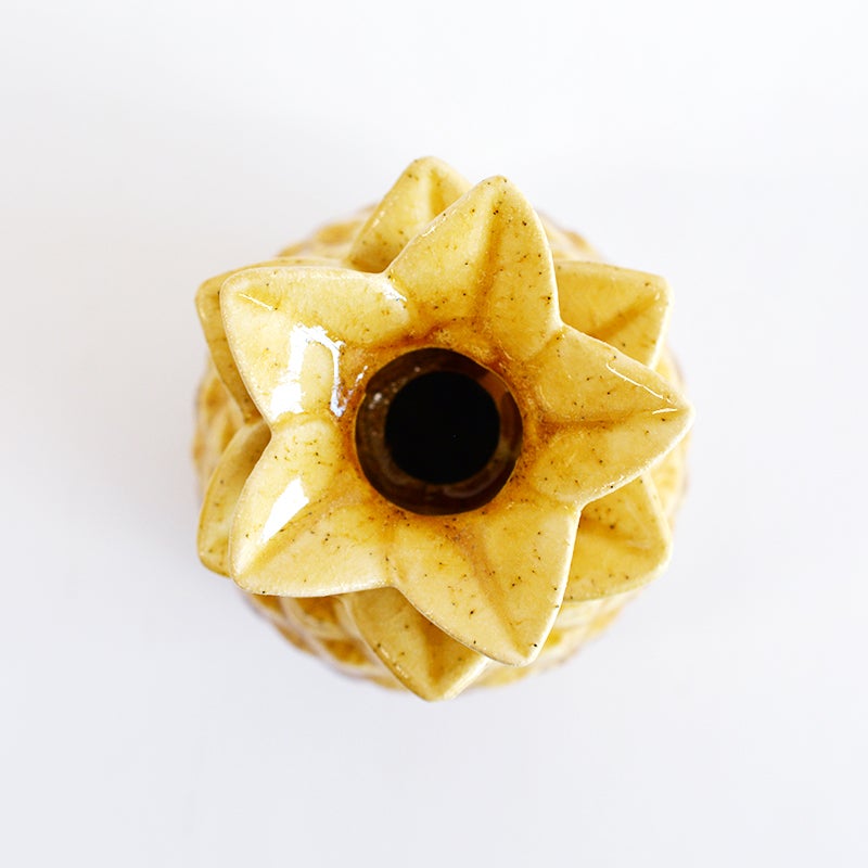 上部の葉の部分も一枚ずつ丁寧に作り込まれています