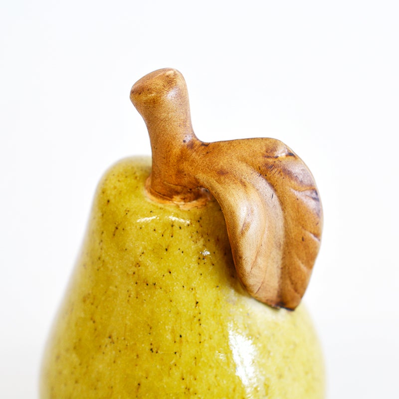 異素材感のあるヘタと葉のデザイン