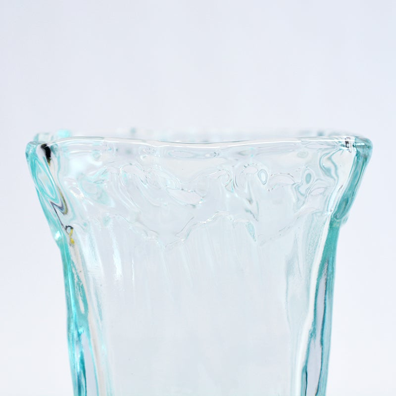 清涼感あふれるブルーグラデーション