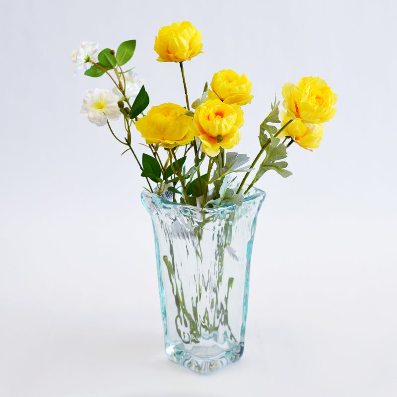 花を引き立てるシンプルなデザイン