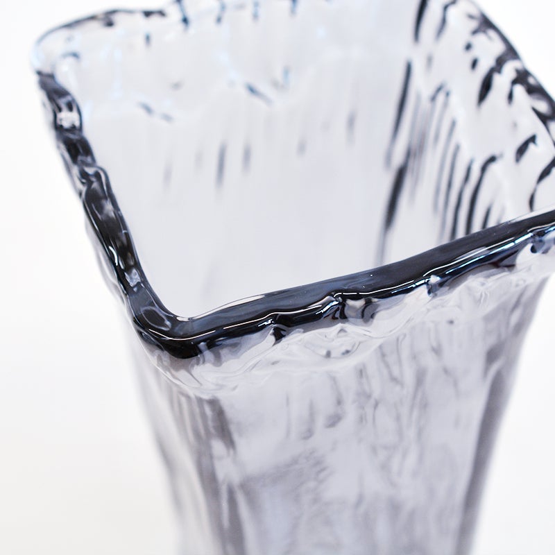 重厚感のある厚手のガラス