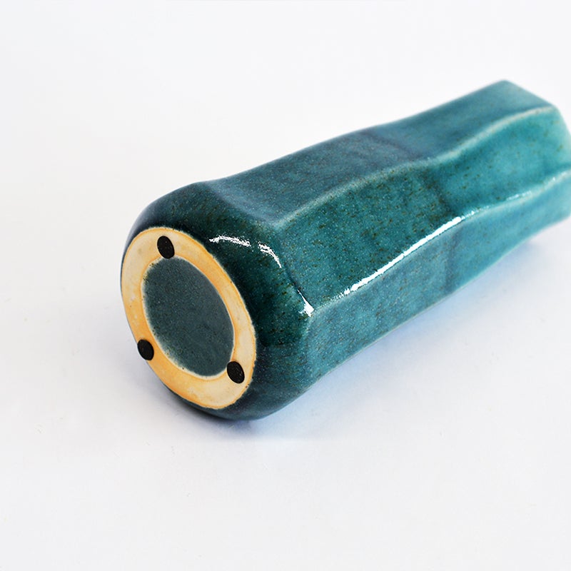 接地面に優しいクッション加工